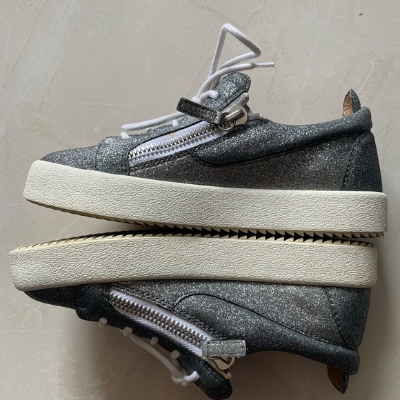 Giuseppe Zanotti . Size 37 / 6.5 us. Worn few times. Perfect condition - Picture 5 of 6